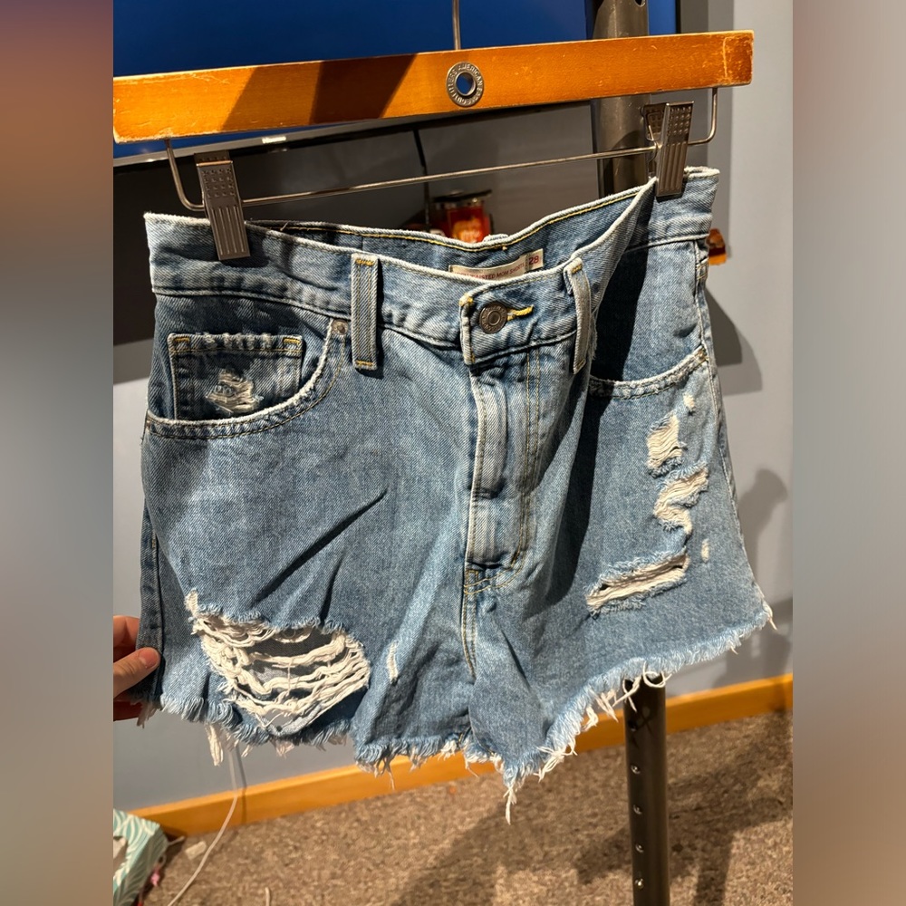 Levi’s high rise mom shorts